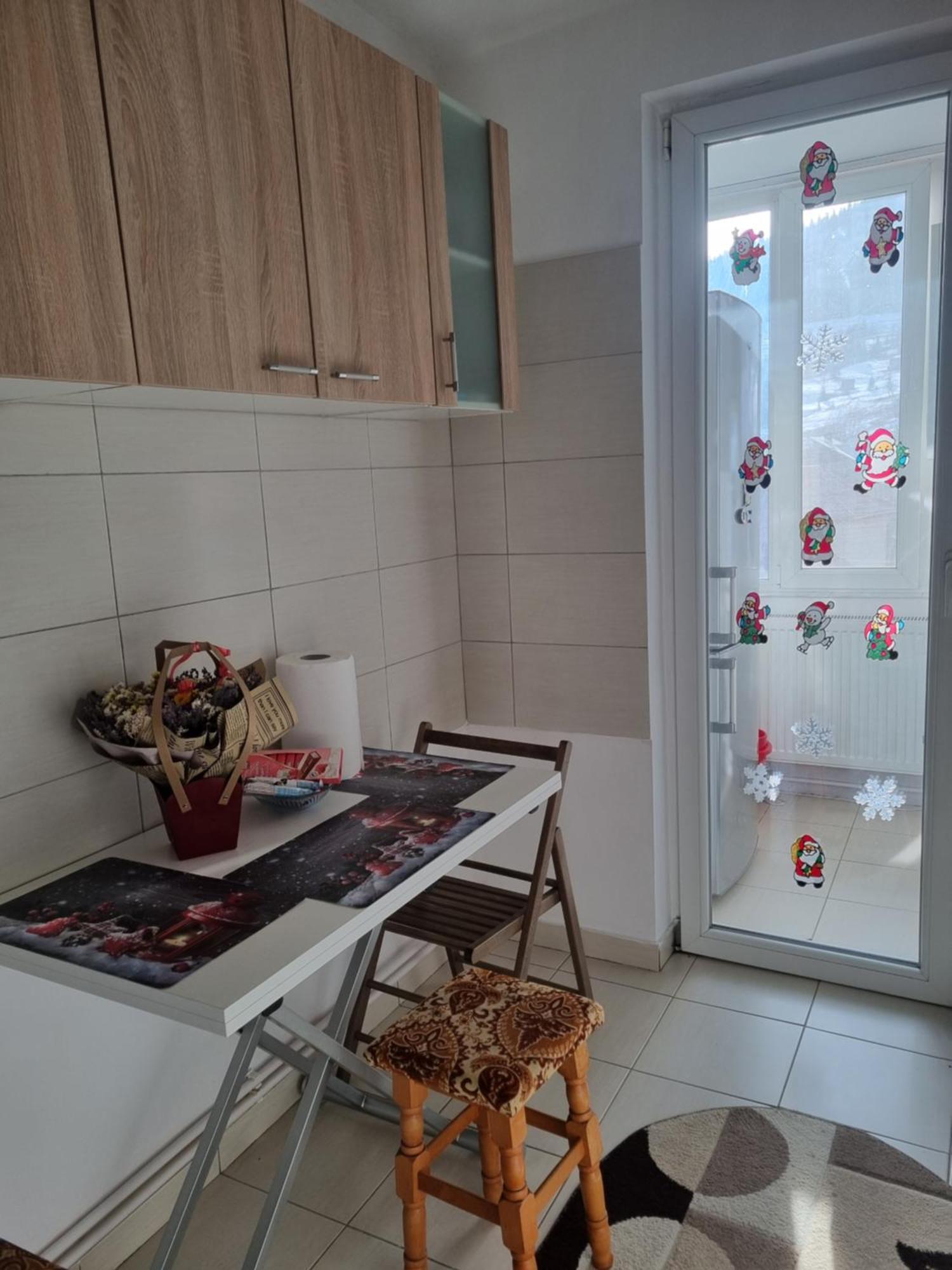 Apartamento Garsoniera Emilia Câmpulung Moldovenesc Habitación foto